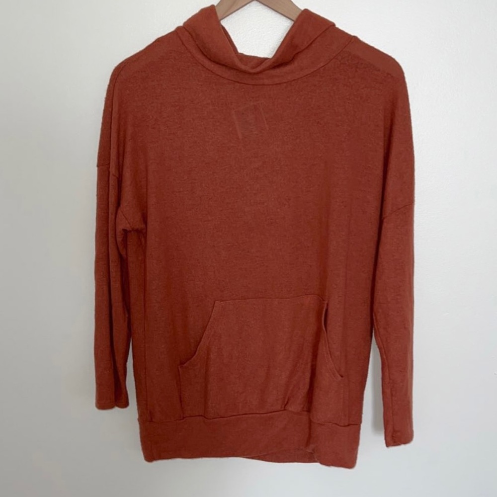 NWT gyft top
